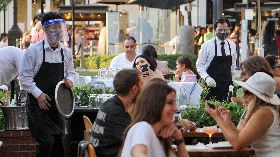 美國疫情分析 多數確診者上餐廳染疫