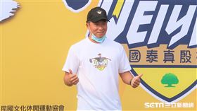 鍾承祐出席陳偉殷棒球營當教練。（圖／記者王怡翔攝影）
