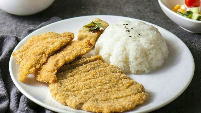 學生口袋名單　俗擱大碗咖哩丼飯店！