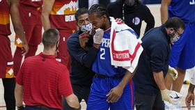 ▲「可愛」雷納德（Kawhi Leonard）第四節濺血。（圖／美聯社／達志影像）