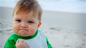 網路迷因「握拳寶寶」本尊山姆（Sam Griner）。（圖／翻攝自Sam Griner, Success Kid）