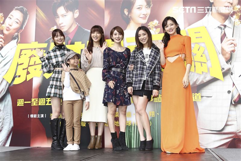 《廢財闖天關》粉絲見面會李國毅、李亦捷、邱昊奇、梁舒涵、邵翔、梁以辰、管麟、吳季璇、黃甄妮、地球出席。（圖／記者楊澍攝影）