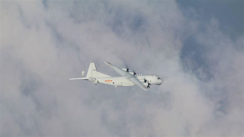 共機運8再闖我空域！我空軍飛彈追監