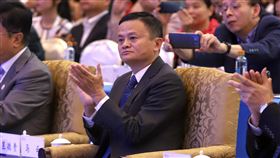 即將宣布退休？　馬雲：你很快就會知道中國最大電商阿里巴巴創辦人兼執行長馬雲7日接受外媒專訪時，透露會比微軟創人比爾蓋茲更早退休，並向主持人稱：「你很快就會知道。」（中新社提供）中央社　107年9月7日