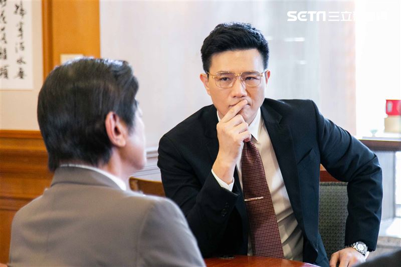 蔣偉文、楊小黎、王自強、聶秉賢、劉濟出演《國際橋牌社2》趙少康再客串，重現1995年大和解咖啡。（圖／記者楊澍攝影）