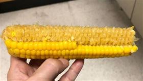 他曝怪癖「玉米一排一排吃」（圖／翻攝自爆廢公社二館臉書）