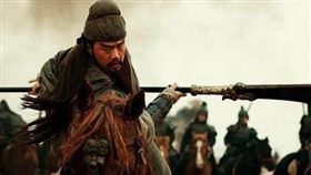 關羽根本沒拿「青龍偃月刀」？過五關斬六將拿的是這兵器
圖／頭條號我們的三國