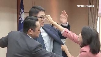 政治劇前進立院　找林楚茵抗議梁文傑