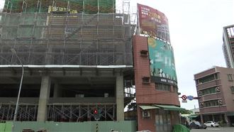 最強釘子戶？高雄紙片屋僅28公分窄