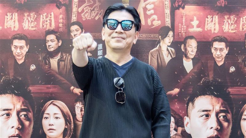 野生高捷現身基隆　竟遭男粉絲求婚！