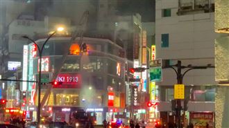 烤到「地板燒起來」　肉不要了先逃命