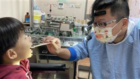 濫用鼻噴劑鼻腔塞住　女童張嘴呼吸「唾液不足」滿口蛀牙(南投醫院提供)