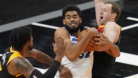 灰狼壞消息！一哥唐斯驚傳手傷 NBA,明尼蘇達灰狼,Karl-Anthony Towns,脫臼
美聯社／達志影像