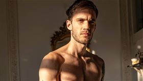 快訊／最新全球百大帥哥出爐！第一名竟是YouTuber（圖／翻攝自PewDiePie IG）