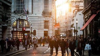 英國染疫數激增 較前一週攀升15%