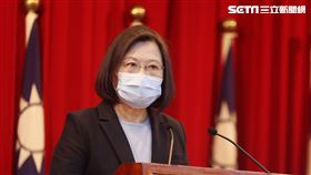 總統蔡英文親臨110年上半年陸海空將官晉任致詞。（記者邱榮吉/攝影）