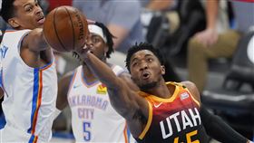 ▲米歇爾（Donovan Mitchell）投進致勝拋投。（圖／美聯社／達志影像）