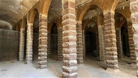 香港發現百年歷史古羅馬式建築配水庫香港近日發現一座超過百年歷史的建築文物。專家說，這是古羅馬式建築的配水庫。（區議員何啟明臉書）中央社記者張謙香港傳真  109年12月29日