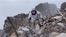 joeman單攻玉山（圖／翻攝自粉專）