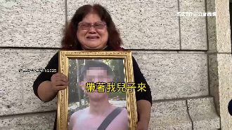中尉亡10軍官不起訴　母控司法不公