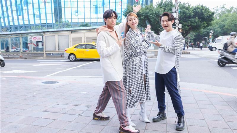 五月天愛團盼小巨蛋　嘉賓現身藏洋蔥