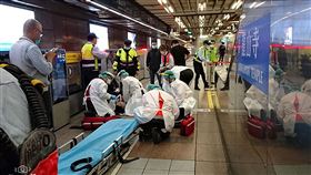 北捷,龍山寺,昏倒,CPR,身分(翻攝自 救護公社)