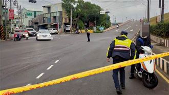 砂石車扯倒燈桿逃離　駕駛吃2罪責