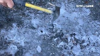 急凍武嶺路面結冰！遊客等下雪冷發抖