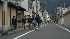 日本高中生，制服，小混混（示意圖／翻攝自unsplash）