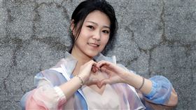 曹雅雯專訪三立新聞網專訪。（記者邱榮吉/攝影）