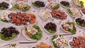 辦桌的「菜尾」噁爆？工作人員揭原則（圖／翻攝自爆廢公社二館臉書）