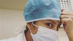 振興醫院急診醫學部主治醫師田知學今（16）天在臉書撰文《真心不希望台灣的醫療是落後的》，她說，開始進醫院之後，終於懂了為什麼學長姐要去抗議健保，懂得越多，越覺無奈。
圖／翻攝自布農Doc 田知學