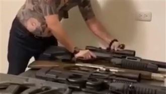 刺青男自拍秀長槍　刑事局將追查身份