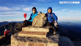 不留遺憾！兒帶73歲癌父攻玉山圓夢。圖/張文瑞醫師提供