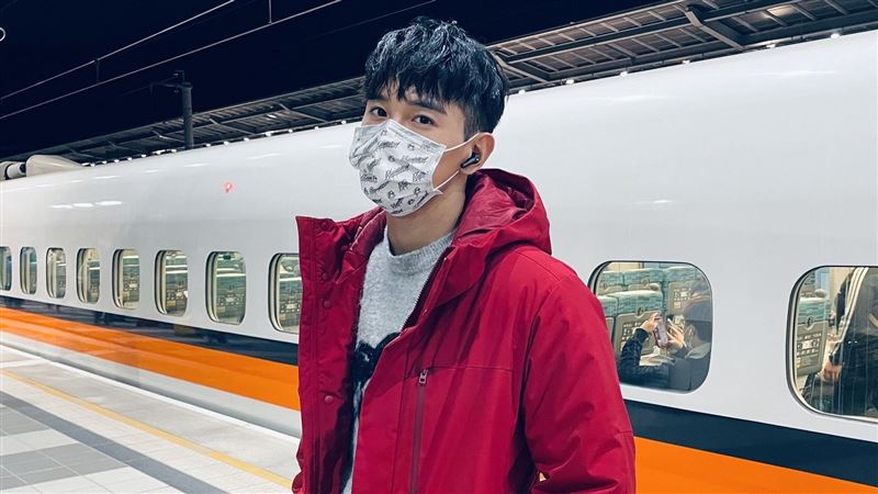 首唱跨年秒悲劇　張立昂擠高鐵超震撼