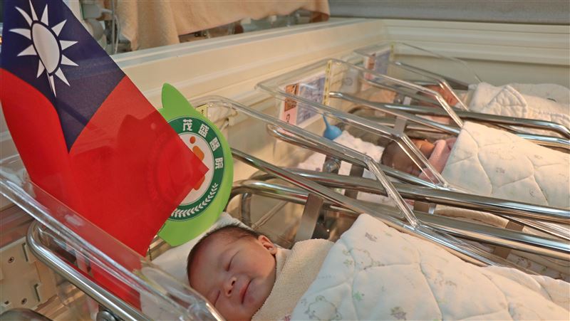 彈性育嬰假將於元旦正式上路，受僱者可將育嬰留職停薪「拆成天數來請」（圖／資料照）