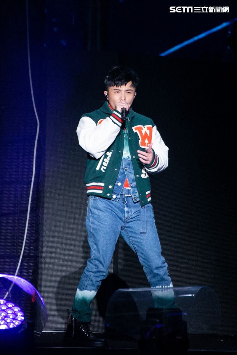 小宇擔任「臺北最High新年城-2021跨年晚會」演唱嘉賓。（圖／記者楊澍攝影）