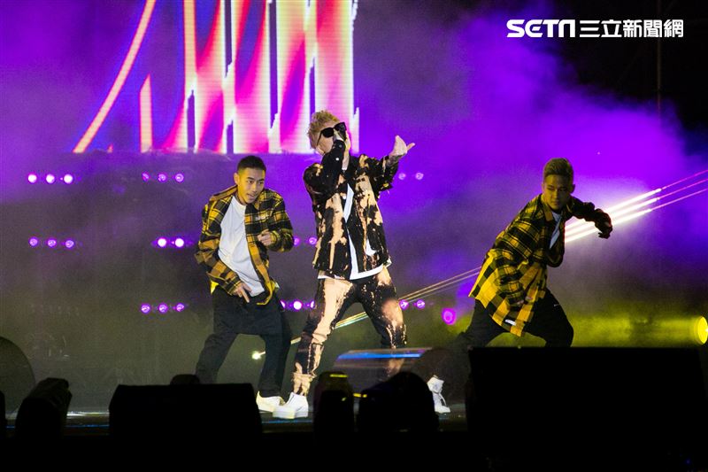 蕭秉治擔任「臺北最High新年城-2021跨年晚會」演唱嘉賓。（圖／記者楊澍攝影）