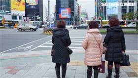 天氣/寒流/冷氣團/羽絨(記者陳弋攝影)