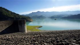 豐水期無颱風 曾文水庫水情吃緊台灣56年以來首次豐水期沒有颱風過境，各水庫面臨缺水危機，曾文水庫存量僅剩22%。中央社記者徐肇昌攝 110年1月2日