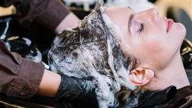 洗頭（圖／翻攝自Pixabay）