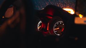 開車，儀表板，司機，計程車，（示意圖／翻攝自unsplash）