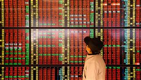 台股漲逾200點重回11500點台股4日開盤上漲，大盤指數漲逾200點，一路狂拉上11500點，半年線11287點暫告守穩。中央社記者林俊耀攝　109年2月4日