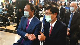 鴻海研究院揭牌/郭台銘/劉揚偉(記者戴玉翔攝影)