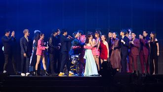 全明星表情最失控　夏和熙合唱秒爆哭