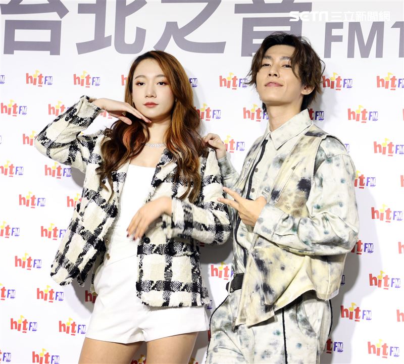 炎亞綸、Julia吳卓源首次破天荒合作，打造天方夜譚神燈許下新年新希望。（記者邱榮吉/攝影）