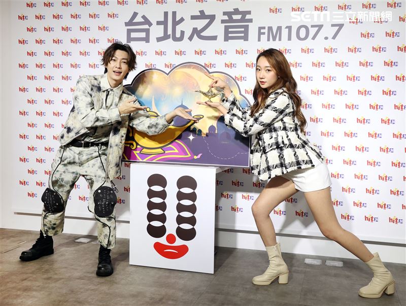 炎亞綸、Julia吳卓源首次破天荒合作，打造天方夜譚神燈許下新年新希望。（記者邱榮吉/攝影）