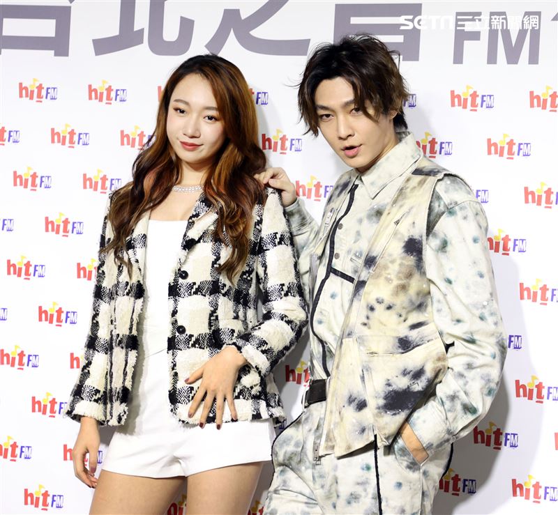 炎亞綸、Julia吳卓源首次破天荒合作，打造天方夜譚神燈許下新年新希望。（記者邱榮吉/攝影）