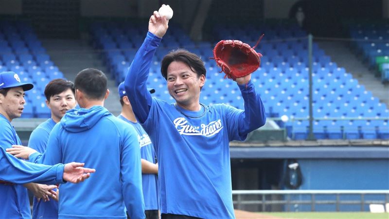 富邦投手報到　林柏佑轉戰悍將首亮相