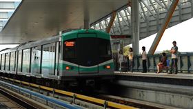 高雄捷運到屏東  確定高雄端採地下屏東端高架屏東縣政府爭取高雄捷運紅線從高雄林園延伸至屏東東港，採高架或地下高屏縣市雙方意見不同，經行政院召集協調後，決定高雄端採地下，屏東端採高架。（高雄捷運局提供）中央社記者郭芷瑄傳真  110年1月4日